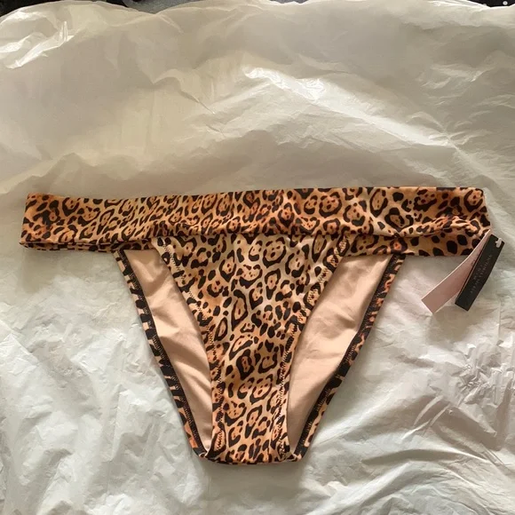 Victoria Secret Leopard Print Bikini Bottoms Size XL and SP - Picture 3 of 10
